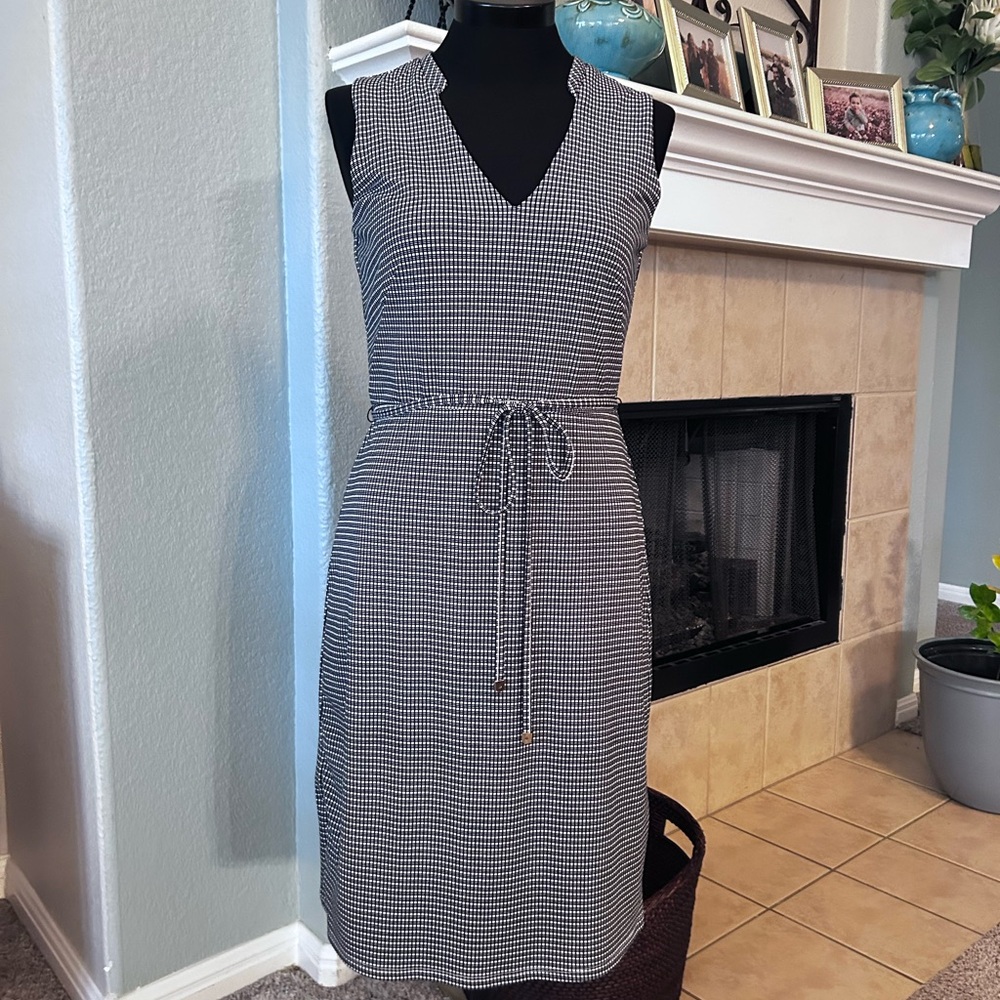 Ann Taylor Black and White Gingham V-Neck Tie-Waist Midi Dress